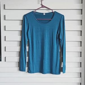 Uniqlo long sleeve top